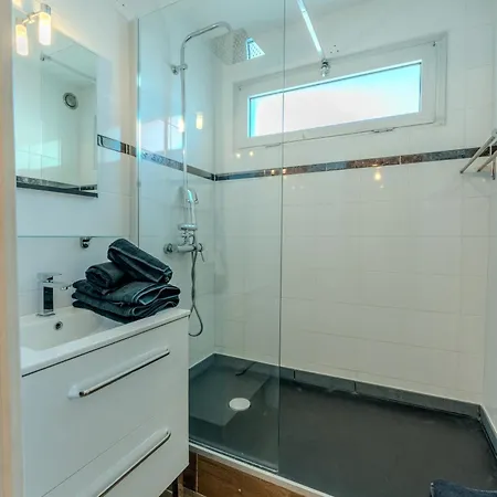 Joli A 400 M De La Apartment La Ciotat