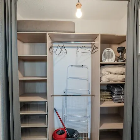 Joli A 400 M De La Apartament *