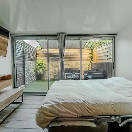 Joli à 400 M De La *